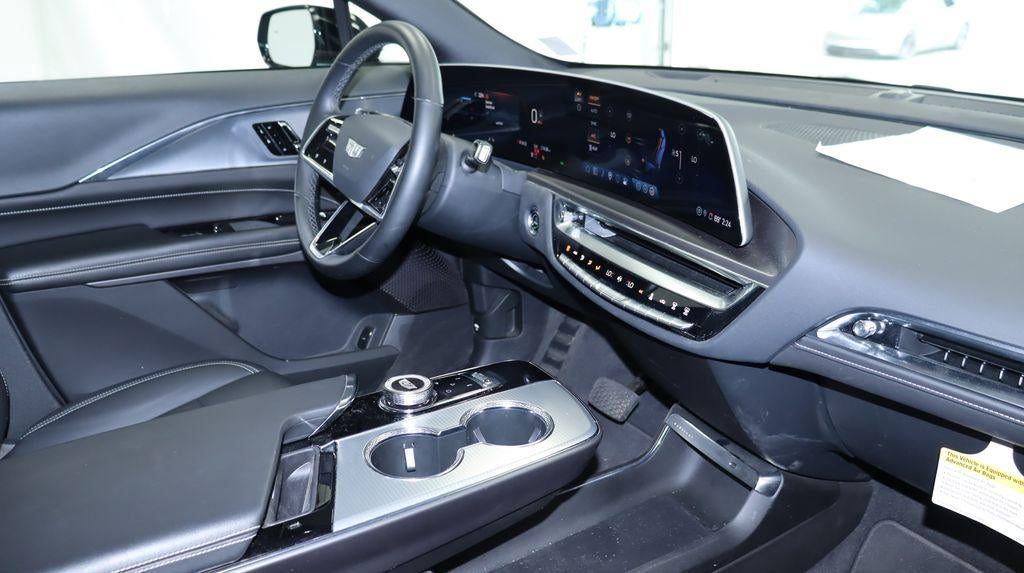 2024 Cadillac LYRIQ Tech