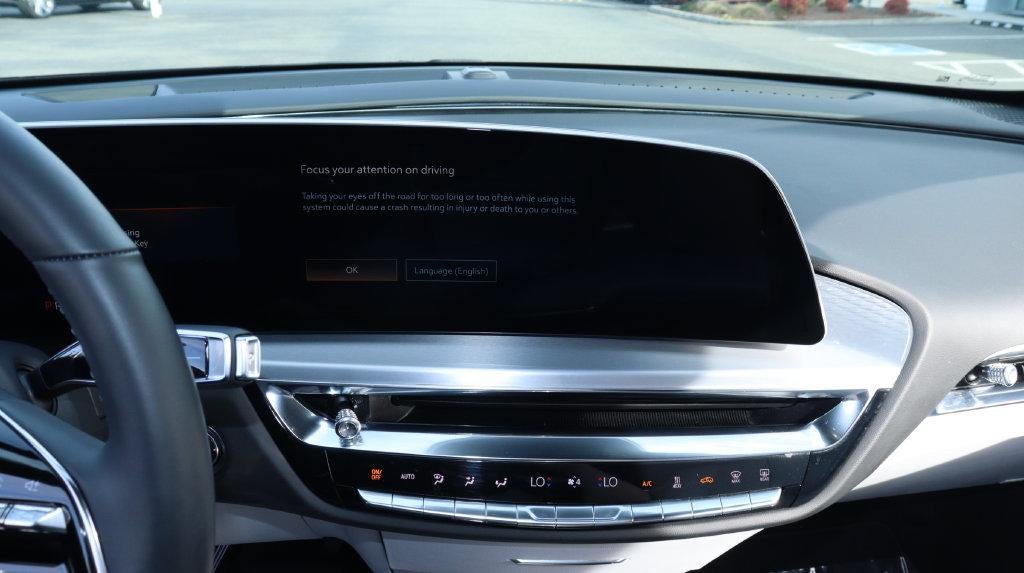 2024 Cadillac LYRIQ Luxury 1