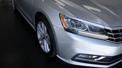 2018 Volkswagen Passat 2.0T SEL Premium