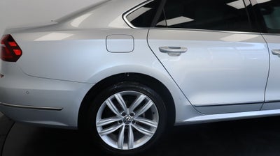 2018 Volkswagen Passat 2.0T SEL Premium