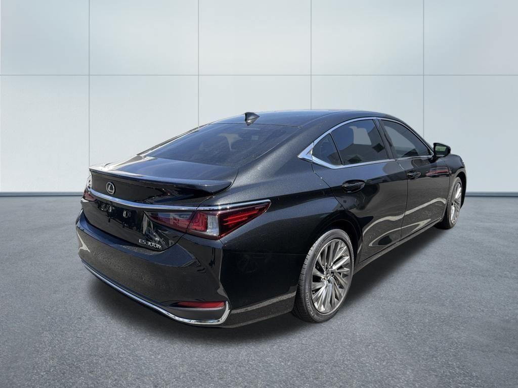 2023 Lexus ES 300h Ultra Luxury