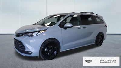 2025 Toyota Sienna Woodland Edition
