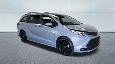 2025 Toyota Sienna Woodland Edition