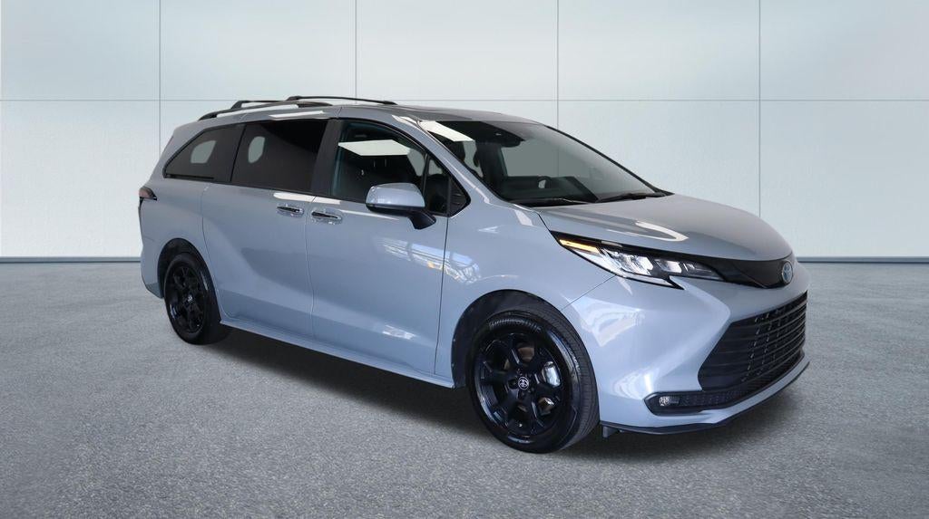 2025 Toyota Sienna Woodland Edition