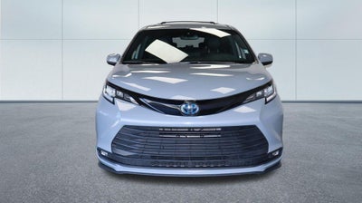 2025 Toyota Sienna Woodland Edition