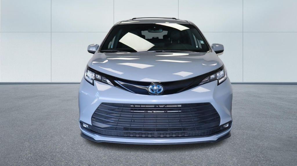 2025 Toyota Sienna Woodland Edition