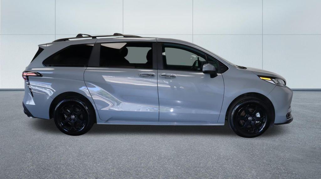 2025 Toyota Sienna Woodland Edition