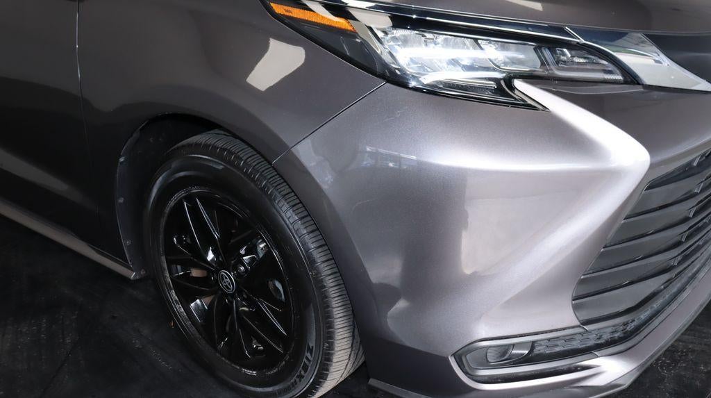 2023 Toyota Sienna LE