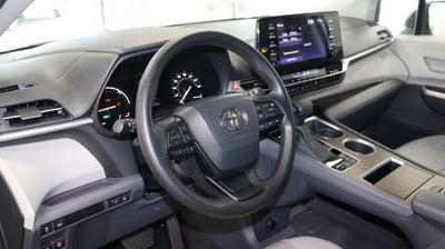 2023 Toyota Sienna LE