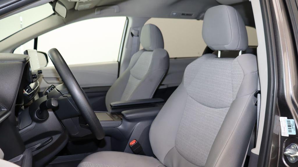 2023 Toyota Sienna LE