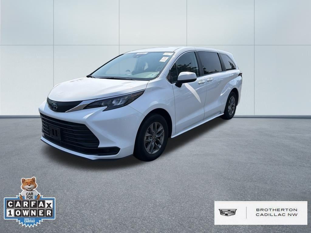 2024 Toyota Sienna LE AWD