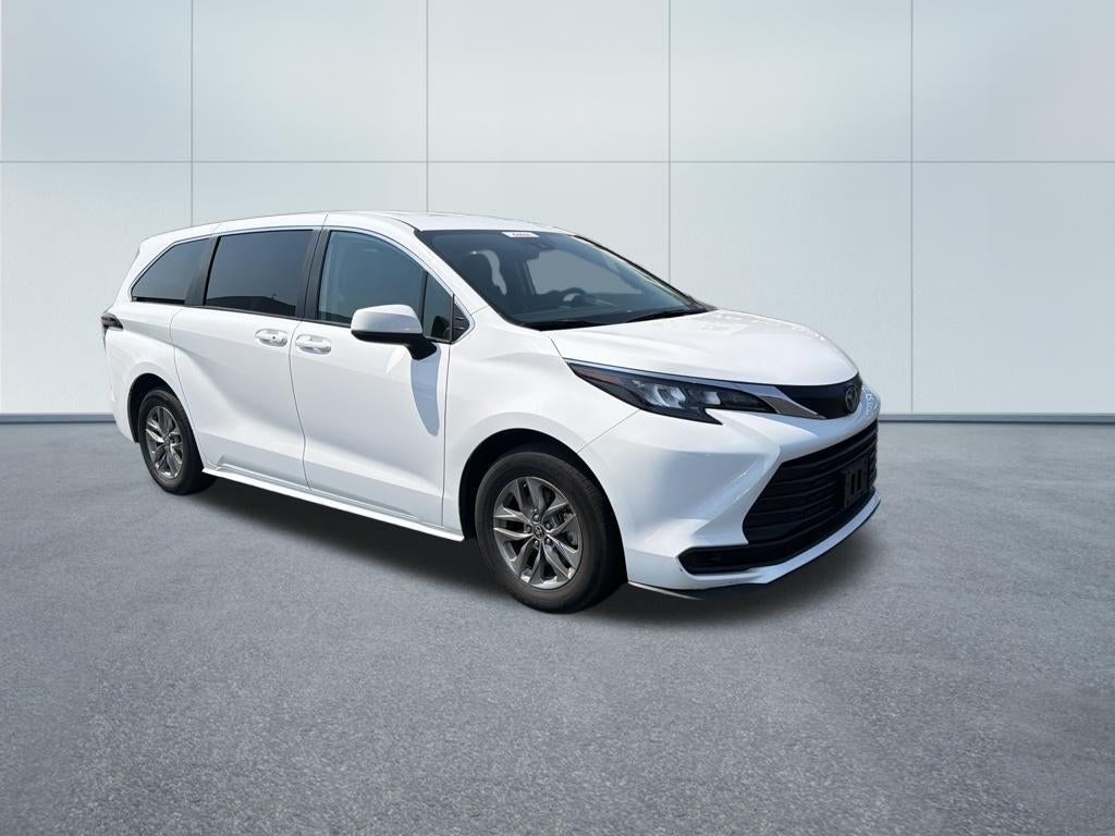 2024 Toyota Sienna LE AWD