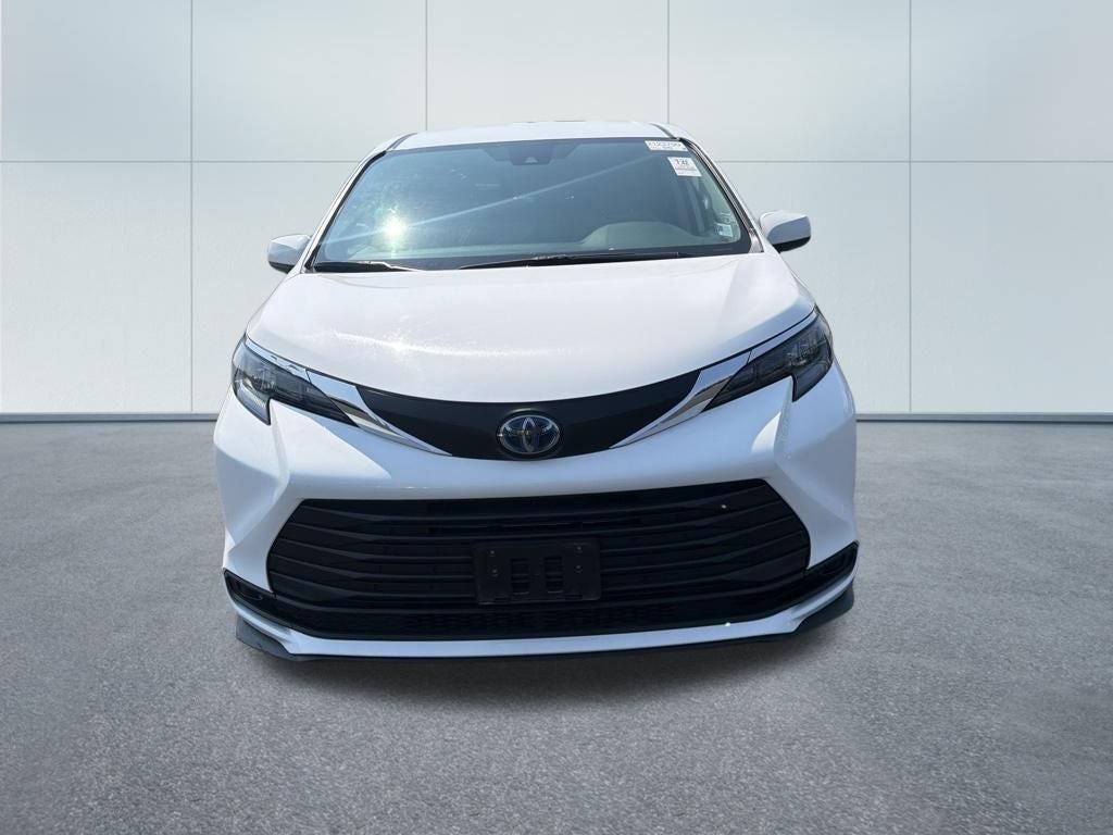 2024 Toyota Sienna LE AWD