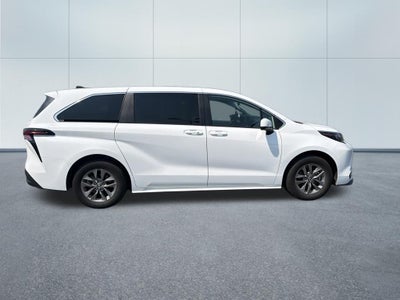 2024 Toyota Sienna LE AWD