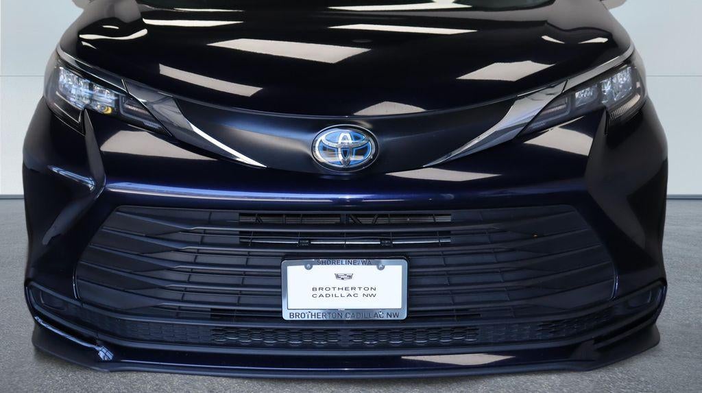 2024 Toyota Sienna LE AWD