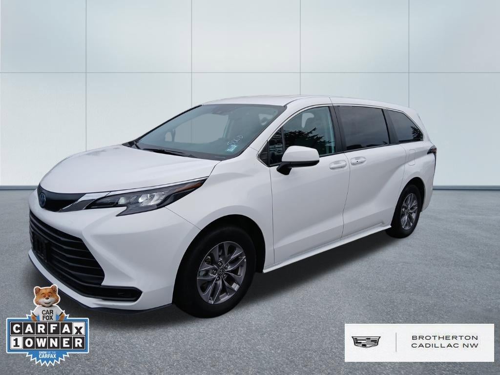 2024 Toyota Sienna LE