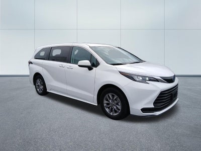 2024 Toyota Sienna LE