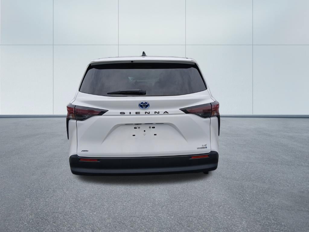 2024 Toyota Sienna LE
