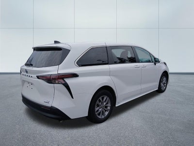 2024 Toyota Sienna LE