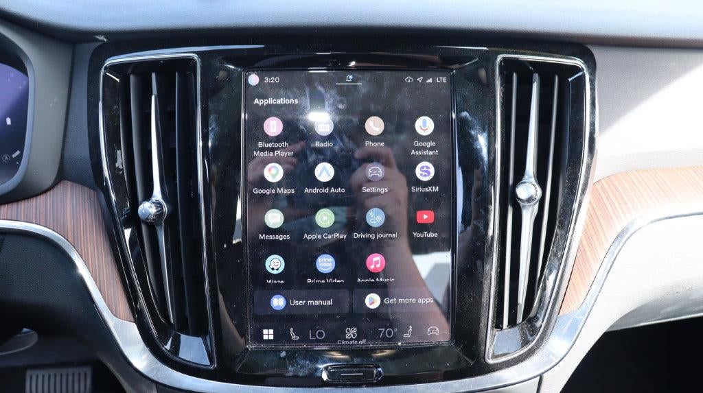 2024 Volvo S60 B5 Plus Dark Theme