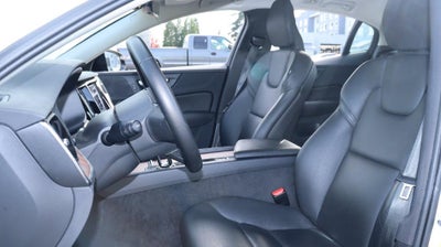 2024 Volvo S60 B5 Plus Dark Theme