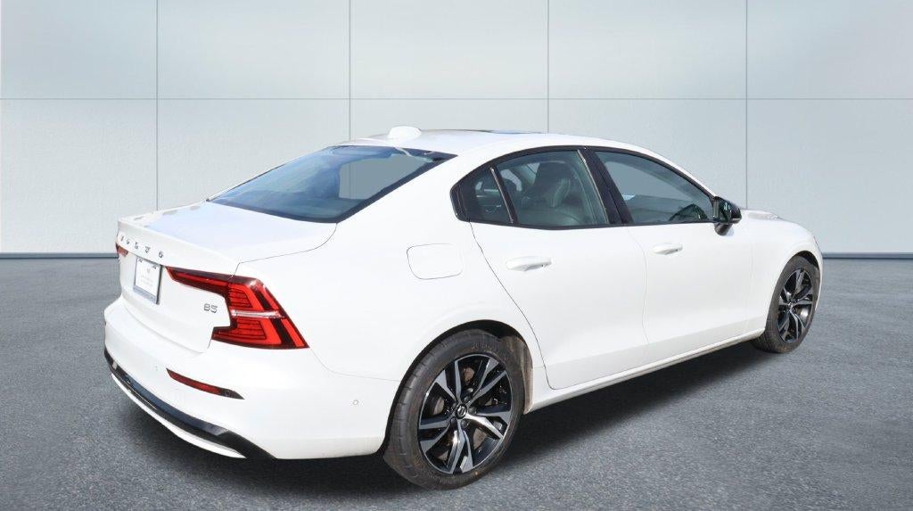 2024 Volvo S60 B5 Plus Dark Theme