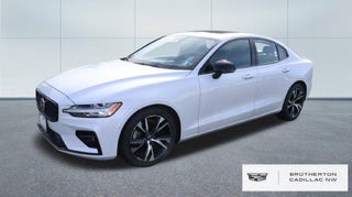 2024 Volvo S60 B5 Plus Dark Theme