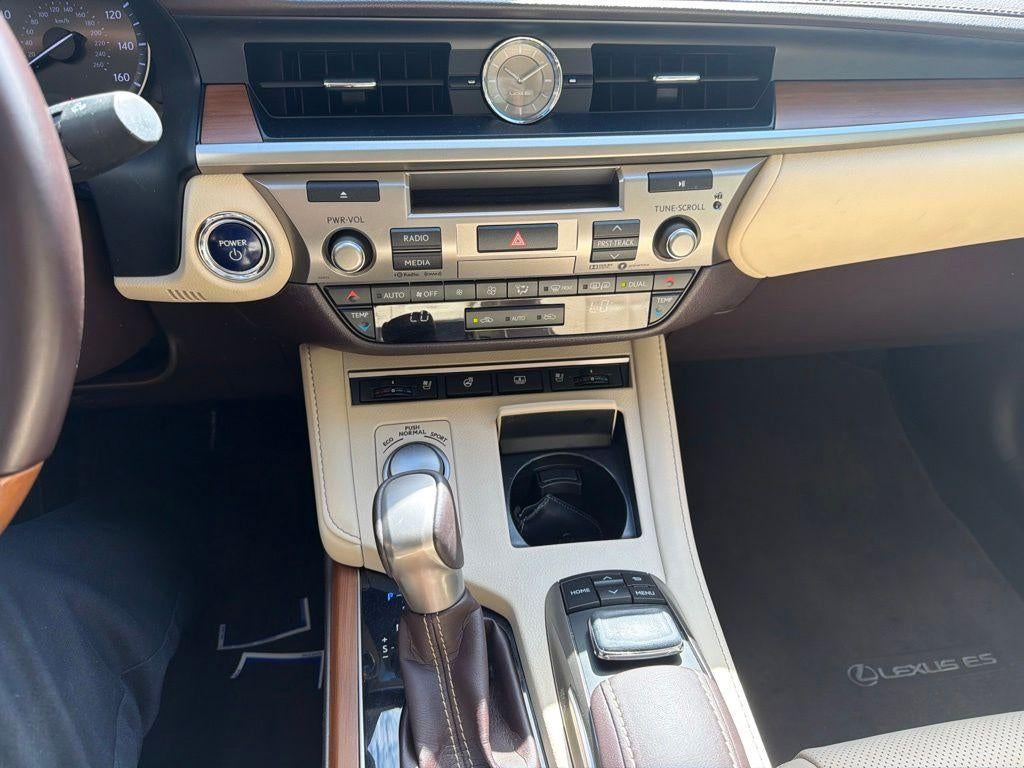 2018 Lexus ES 300h
