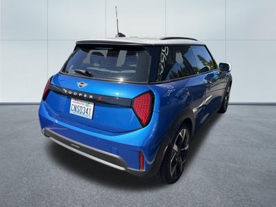 2025 MINI Hardtop 2 Door Iconic