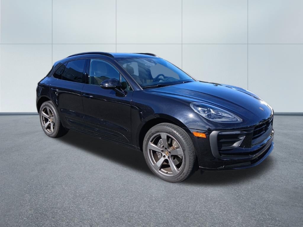2025 Porsche Macan Base