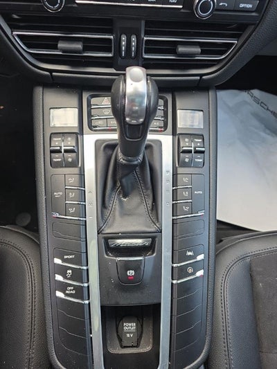 2020 Porsche Macan Base