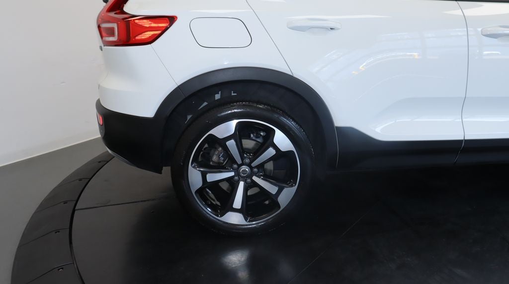 2019 Volvo XC40 Momentum