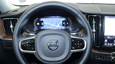 2023 Volvo XC60 B5 Plus Dark Theme