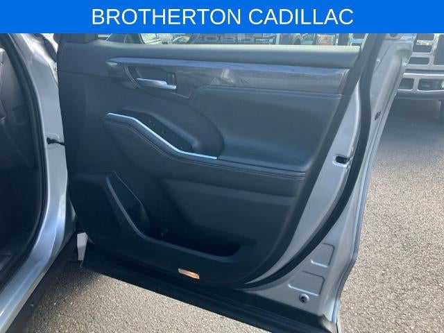 2021 Toyota Highlander Hybrid Platinum
