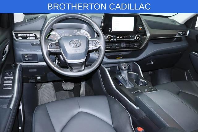 2025 Toyota Highlander Hybrid XLE