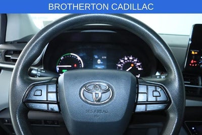 2022 Toyota Sienna LE