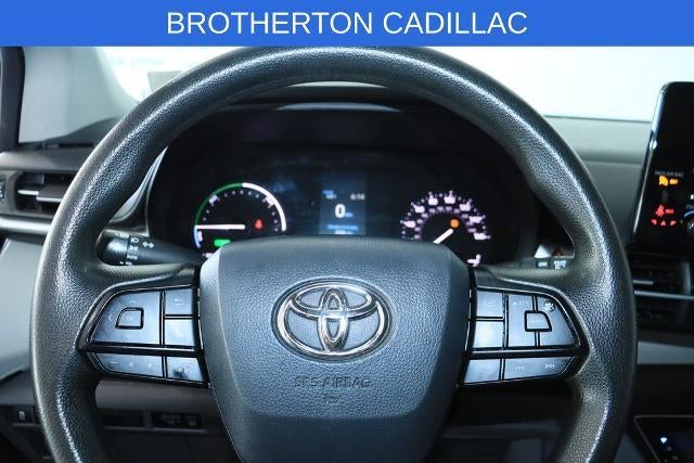 2022 Toyota Sienna LE