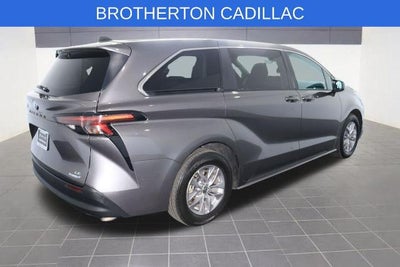 2024 Toyota Sienna LE