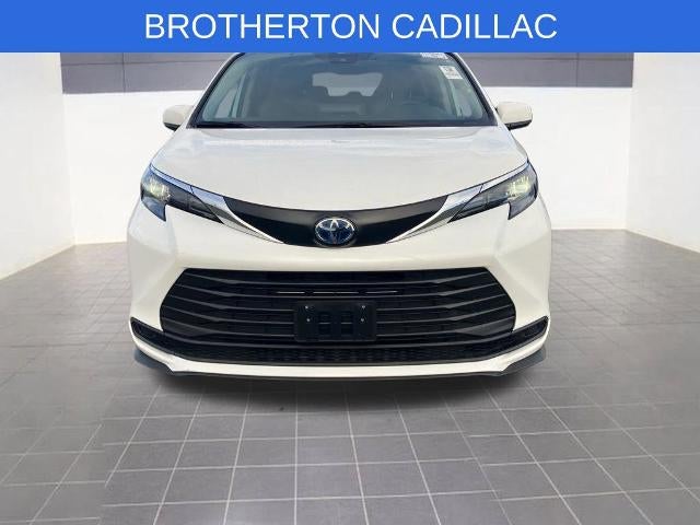 2024 Toyota Sienna LE