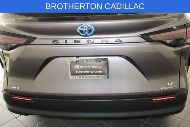 2024 Toyota Sienna LE