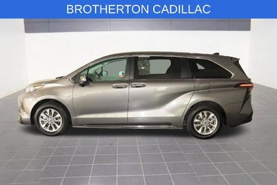 2024 Toyota Sienna LE