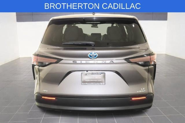 2024 Toyota Sienna LE