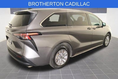 2024 Toyota Sienna LE