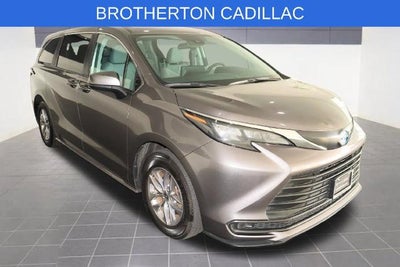 2024 Toyota Sienna LE