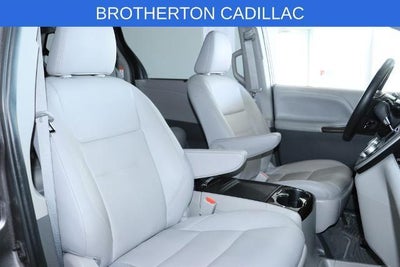 2020 Toyota Sienna XLE Auto Access Seat