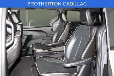 2023 Chrysler Pacifica Hybrid Limited