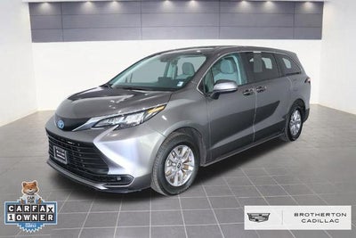 2024 Toyota Sienna LE
