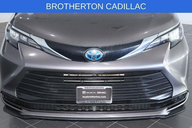 2024 Toyota Sienna LE
