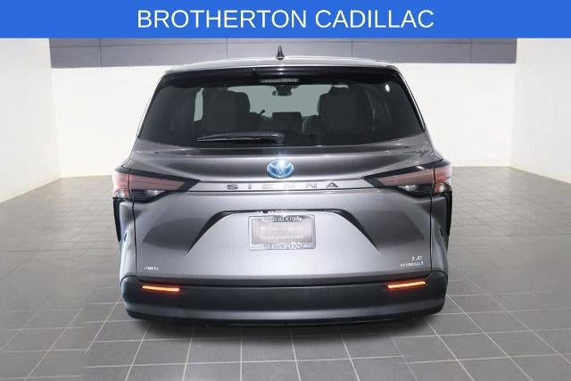 2024 Toyota Sienna LE