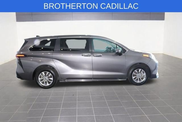2024 Toyota Sienna LE